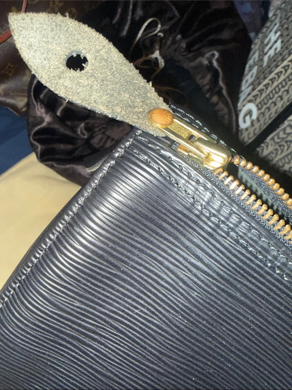 Louis Vuitton Black Epi Leather Top-Handle Satchel size 35 - awesome condition